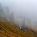 Скали в мъглата